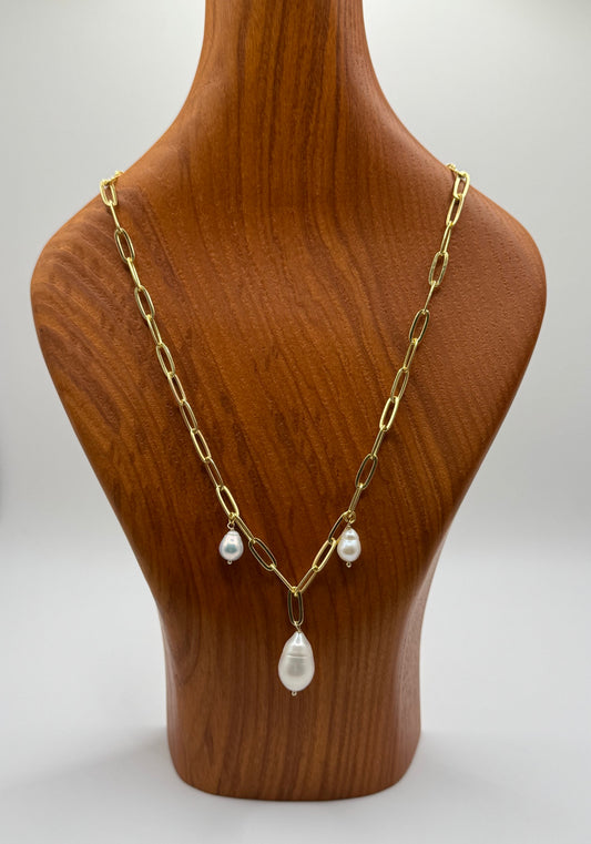 Isla Pearl Necklace