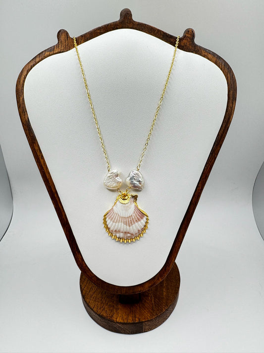 Shell Pearl Necklace